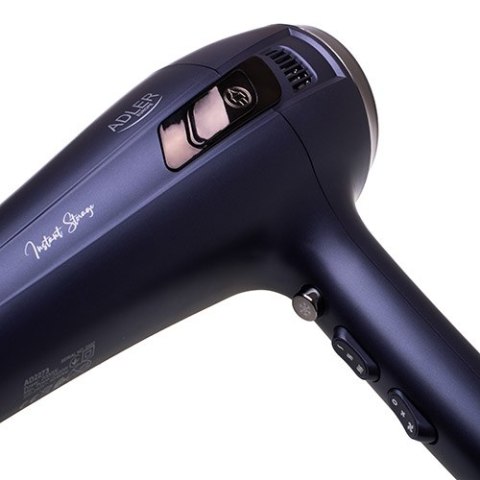 Suszarka ze zwijanym przewodem - 2400W + dyfuzor Suszarka ze zwijanym przewodem - 2400W + dyfuzor