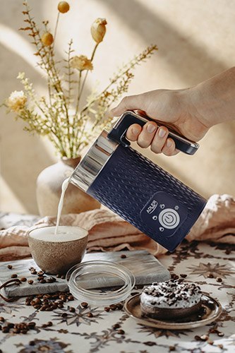 Spieniacz do mleka - spienianie i podgrzewanie (latte i cappucino)